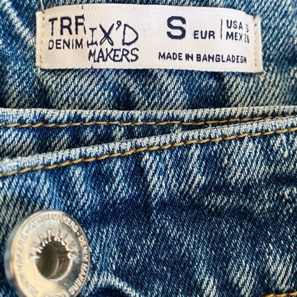 Zara TRF Denim‎ Mini Skirt Raw Hem Frayed Light Wash Zip Detail Size S - Picture 3 of 6